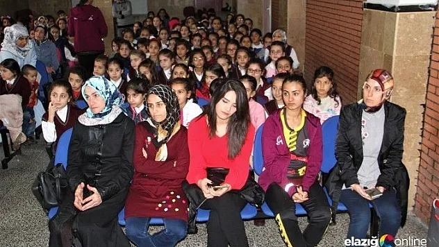 &quotKüçük Yüreklerden Bilinçli Annelere&quot