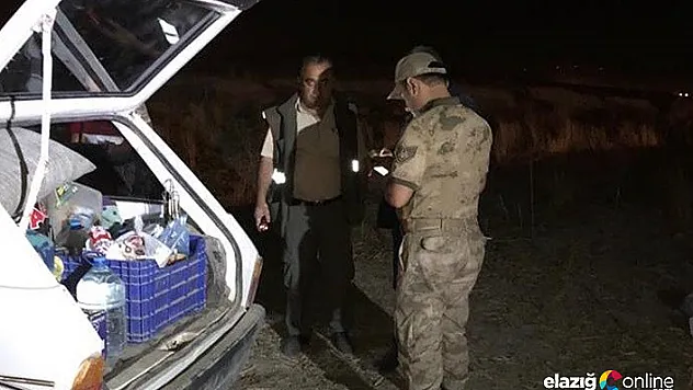 Yasak cihazla bıldırcın avı yapan 4 şahıs yakalandı