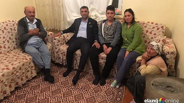 Gürsel Erol, Çat Kapı Ziyaretlerle Vatandaşın Yüzünü Güldürüyor