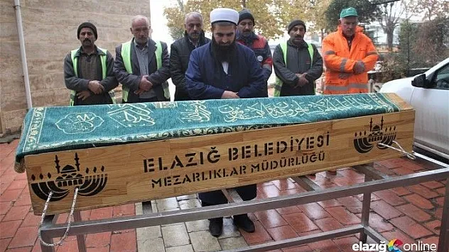 Kazada öldü, kimliği belirlenemedi 6 kişi son yolculuğuna uğurladı