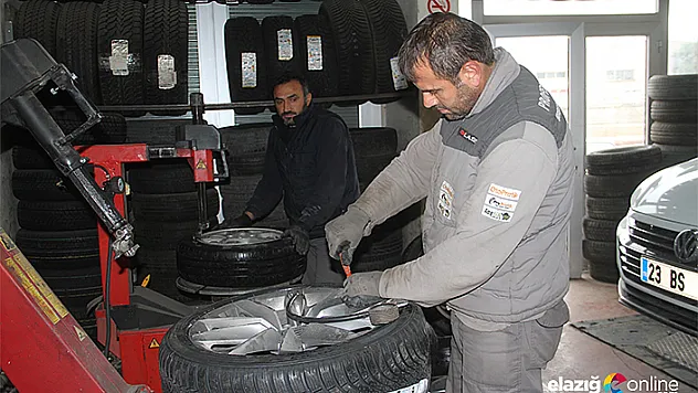 &quotKış lastiği&quot yoğunluğu başladı