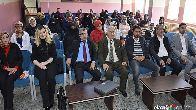 Palu'da 'Aile İçi İletişim' Paneli