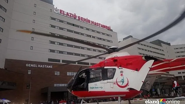 Karakoçan'da damdan düşen şahıs helikopterle hastaneye kaldırıldı