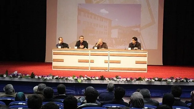 Elazığ'da &quotBilim Tarihçisi Prof.Dr. Fuat Sezgin&quot anlatıldı