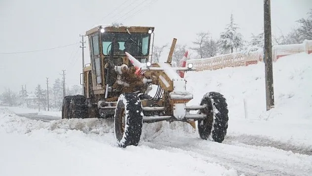 Elazığ'da kar temizleme çalışmaları başladı