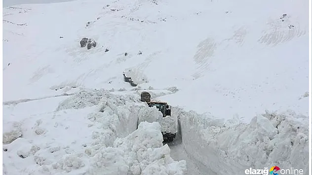 Hakkari'de çığ düştü, 1 şehit!