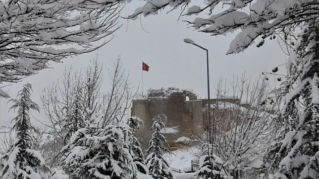 Kar Harput'ta kartpostallık görüntüler oluşturdu