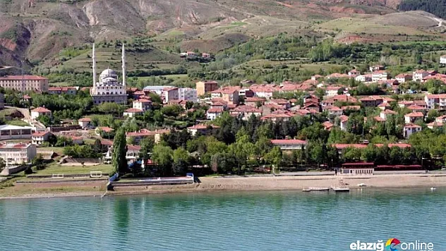 Sivrice'de fırtına nedeniyle okullar tatil edildi