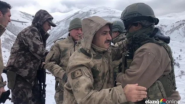 Tunceli'de mağaradaki 20'den fazla terörist yerli mühimmatla 9 noktadan vuruldu