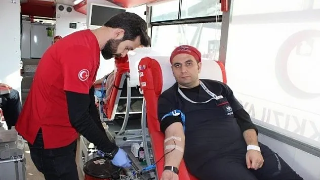 Kan bağışına sağlıkçılardan destek