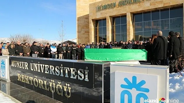 Vefat eden öğretim görevlisi son yolculuğuna uğurlandı