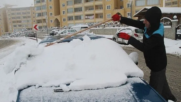 Elazığ'da kar etkili oldu, 78 köy yolu ulaşıma kapandı
