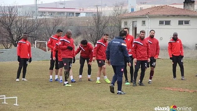 Elazığspor, Antalya'da kampa girdi!