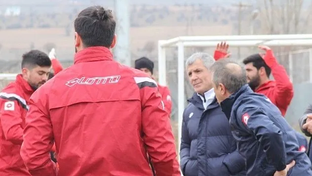 Elazığspor Teknik Direktörü Altın'dan destek çağrısı