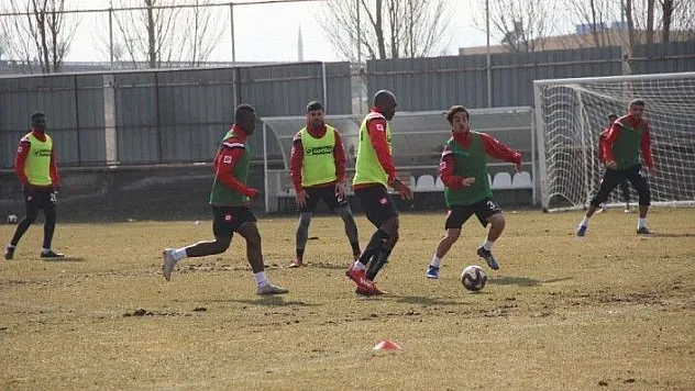 Elazığspor'un yeni teknik direktörü şehre geldi