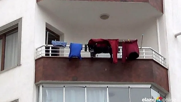 Çamaşırları 3 gün asılı kalınca öldüğü ortaya çıktı