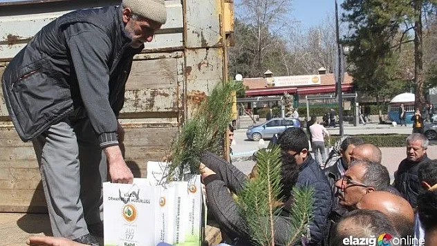 Elazığ'da 2 bin 250 fidan dağıtıldı