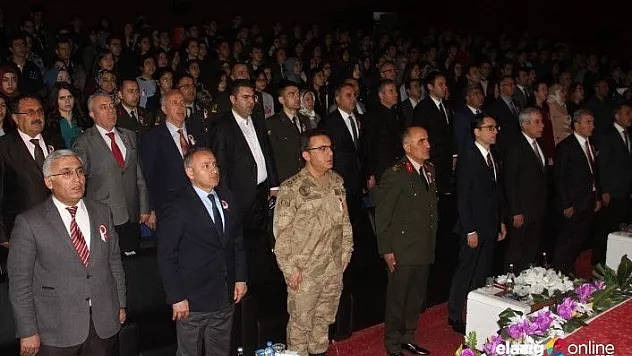 İstiklal Marşı'nın kabulünün 98'inci yılı Elazığ'da coşkuyla kutlandı