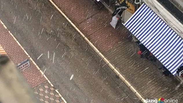 Elazığ'da sağanak ve dolu etkili oldu