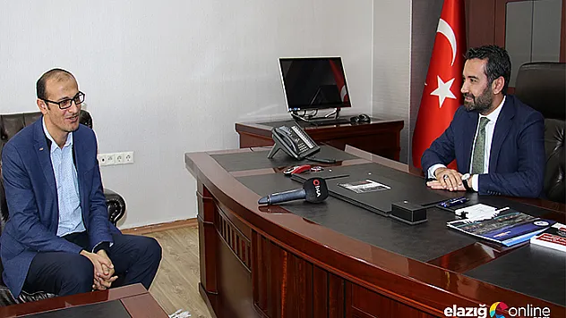 Elazığ'ın genç başkanı kendi otomobilini, makam aracı yaptı