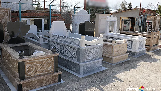 Malatya'da mezar taşları otomobil fiyatına satılıyor!