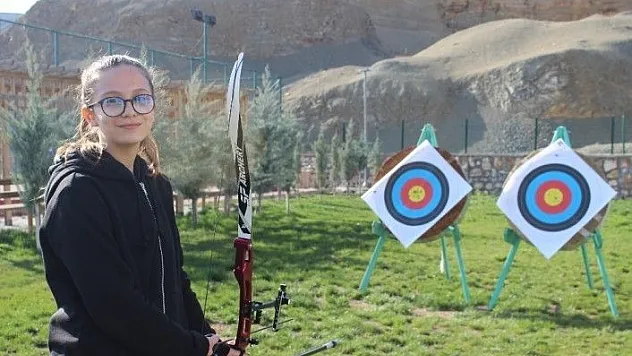 Okçulukta derece alan öğrenciler, milli takıma girmek istiyor