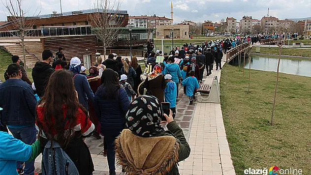 Yürüyüş sonrası yaptığı etkinliklerle renkli görüntüler oluşturdular