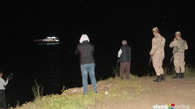 Çemişgezek feribot iskelesinde otomobil baraja uçtu!