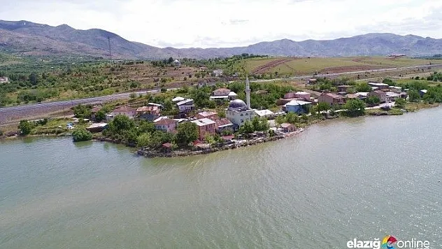 Nehire sıfır köy Aşağı İçme'de eşsiz manzaralar