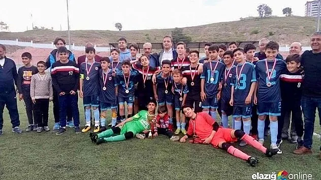 Özel İdare'den bir şampiyonluk daha!