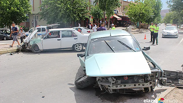 Elazığ'da trafik kazası: 3 yaralı