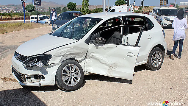 Elazığ'da trafik kazası: 4'ü çocuk 10 yaralı