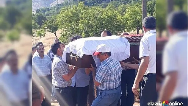 Kazada hayatını kaybeden 3 kişi son yolculuğuna uğurlandı