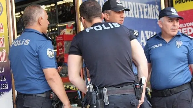 Silahla oynarken kendini vuran çocuk, hayatını kaybetti