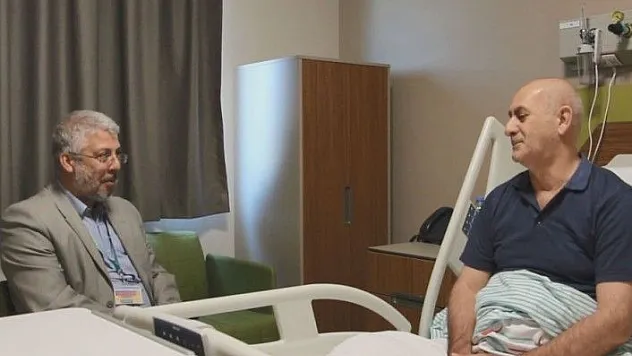 Fethi Sekin Şehir Hastanesi'nde  hastalara manevi destek