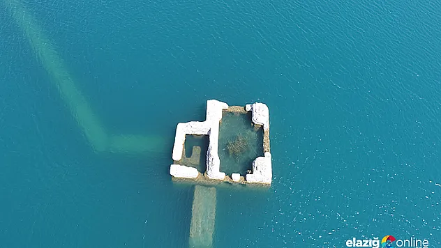 Su seviyesi yükseldi,batık şehrin surları su altında kaldı