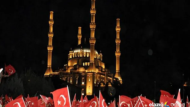 Türkiye Genelinde 90 Bin Camide Eş Zamanlı Sela Okunuyor