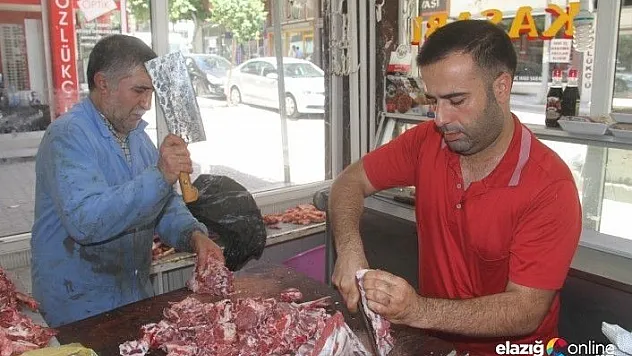 Elazığ'da kasapların kıyma mesaisi