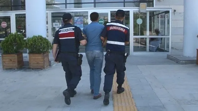 FETÖ'den hapis cezası alan şüpheli yakalanıp tutuklandı
