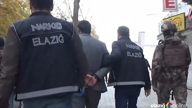 Elazığ'da uyuşturucu tacirlerine şok baskın!