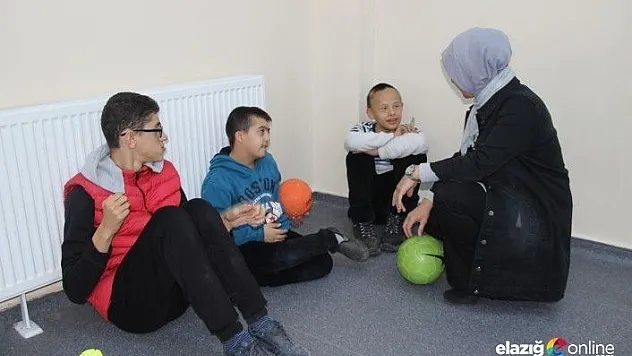 Oğlu için kurduğu spor kulübüyle başka çocuklarıda hayata bağladı