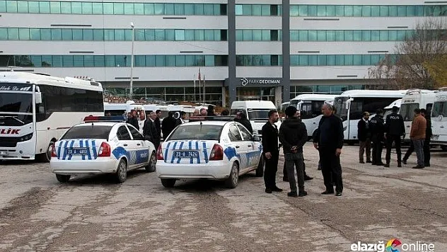 Elazığ'da mini terminalde bıçakla kavga!