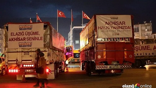 Akhisar Belediyesi'nin yardım araçları yola çıktı