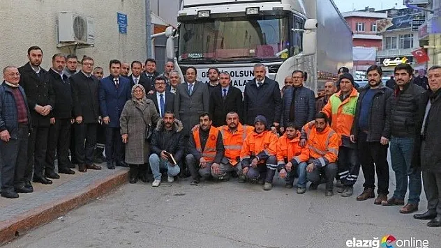 Bafra'dan yardım tırları dualarla yola çıktı