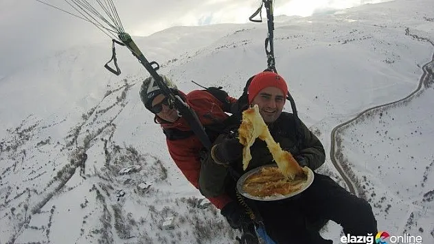 CZN Burak'dan gök yüzünde ilginç bir deneyim