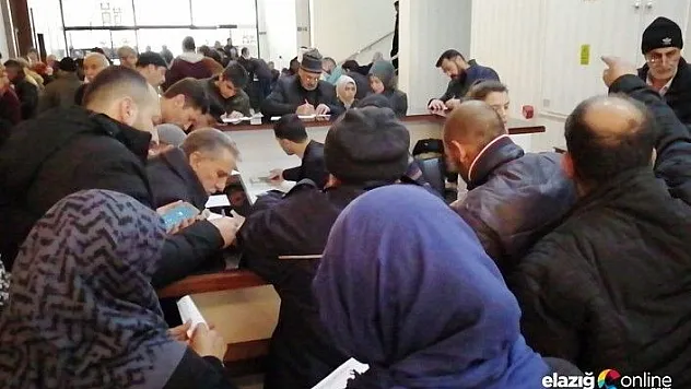 Depremde evleri hasar görenler Açıkkapı'ya başvuruyor