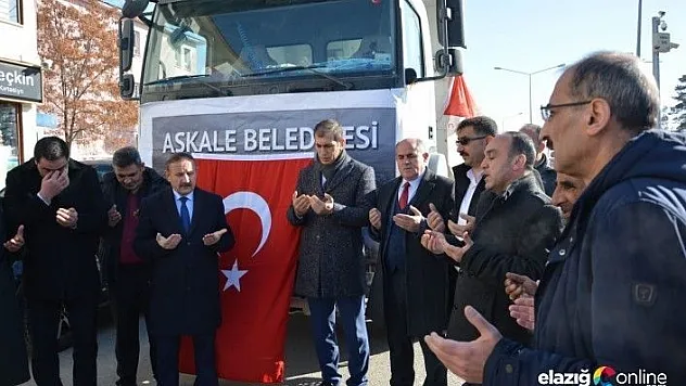 Depremzedeler için toplanan yardımlar dualarla uğurlandı