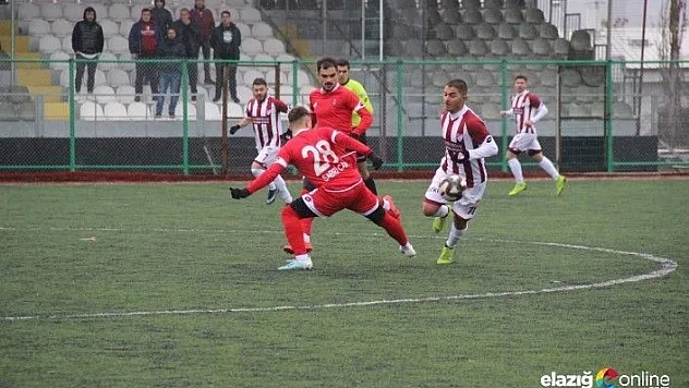 Elazığspor ve Elazığ Belediyespor hazırlık maçında karşı karşıya geldi