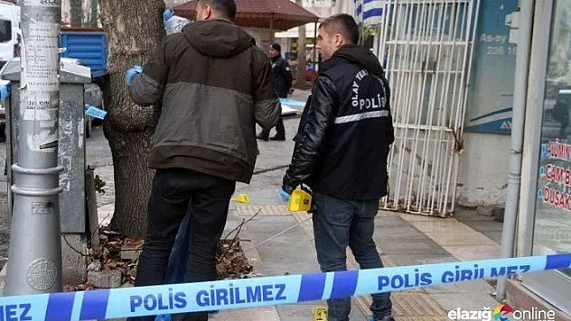 Husumetli olduğu şahsı iş yerinde tabanca ile vurdu