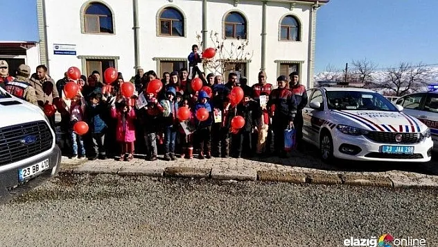 Jandarmadan &quotSizden Biriyiz&quot projesi